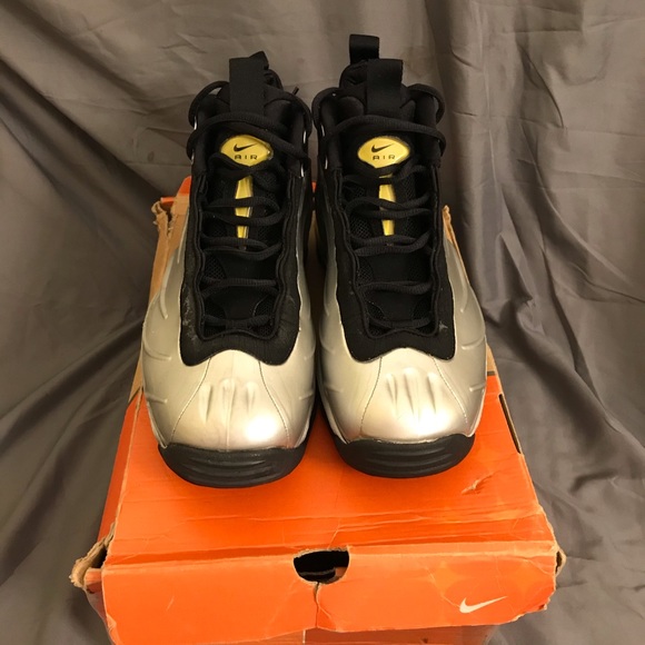 Tim Duncan foamposite size 9 1/2 - Picture 7 of 10